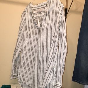 White tunic with black dotted stripes